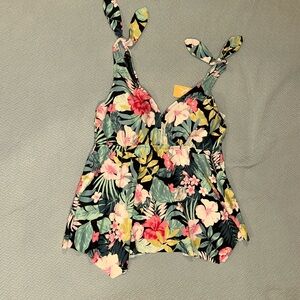 NWT Kona Sol Tankini top 18W
